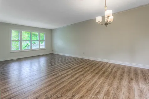 18 Gilston Parkway Brant ON N3L 3K6