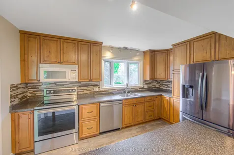 18 Gilston Parkway Brant ON N3L 3K6