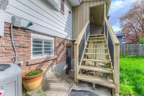 18 Gilston Parkway Brant ON N3L 3K6