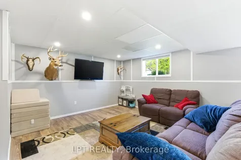 168 Ann Street North Middlesex ON N0M 2K0