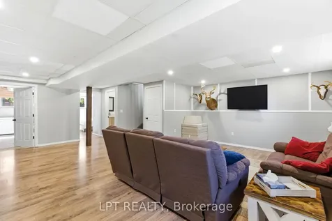 168 Ann Street North Middlesex ON N0M 2K0
