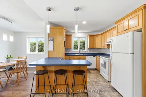 168 Ann Street North Middlesex ON N0M 2K0