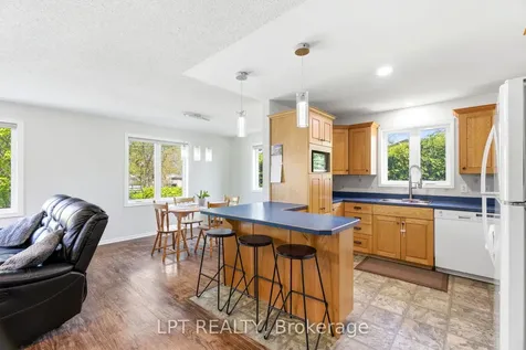 168 Ann Street North Middlesex ON N0M 2K0