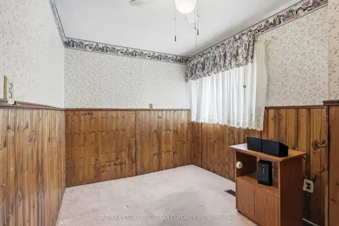 105 Tolton Avenue Hamilton ON L8H 5N7