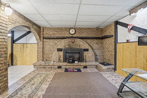 105 Tolton Avenue Hamilton ON L8H 5N7