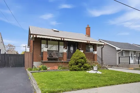 105 Tolton Avenue Hamilton ON L8H 5N7