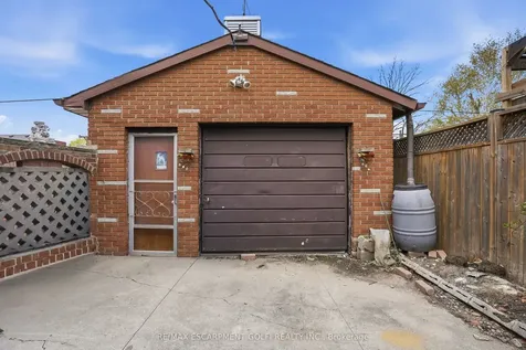 105 Tolton Avenue Hamilton ON L8H 5N7