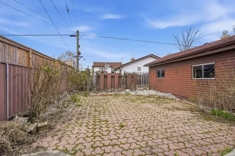 105 Tolton Avenue Hamilton ON L8H 5N7