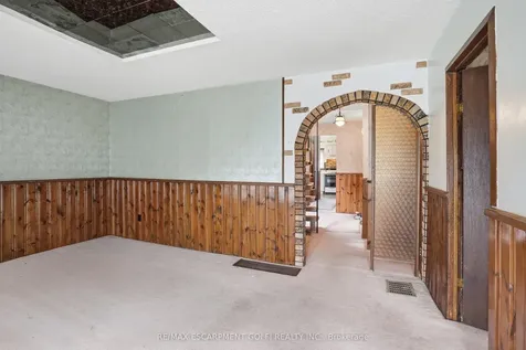 105 Tolton Avenue Hamilton ON L8H 5N7