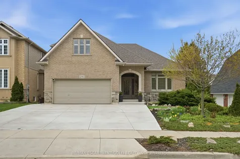 256 Highland Road W Hamilton ON L8J 2V2