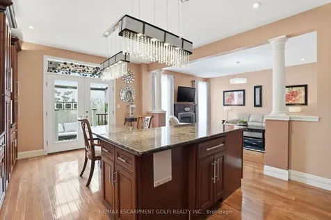 256 Highland Road W Hamilton ON L8J 2V2