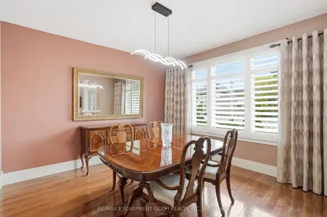 256 Highland Road W Hamilton ON L8J 2V2