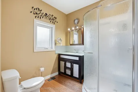 256 Highland Road W Hamilton ON L8J 2V2
