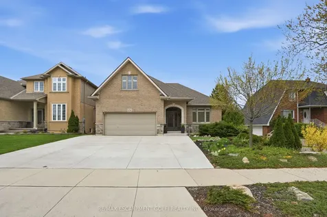 256 Highland Road W Hamilton ON L8J 2V2