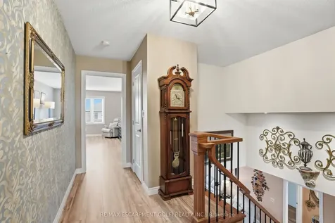 256 Highland Road W Hamilton ON L8J 2V2