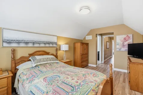 256 Highland Road W Hamilton ON L8J 2V2
