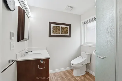 256 Highland Road W Hamilton ON L8J 2V2