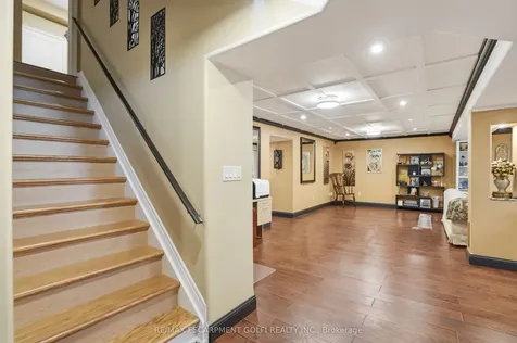 256 Highland Road W Hamilton ON L8J 2V2