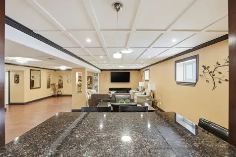 256 Highland Road W Hamilton ON L8J 2V2