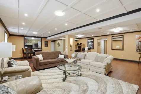 256 Highland Road W Hamilton ON L8J 2V2