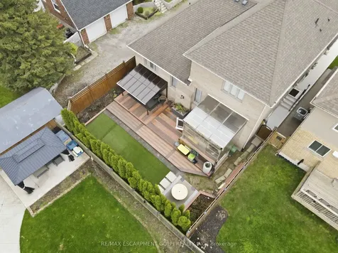256 Highland Road W Hamilton ON L8J 2V2