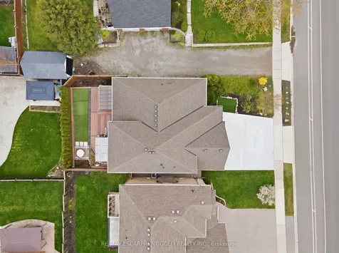 256 Highland Road W Hamilton ON L8J 2V2