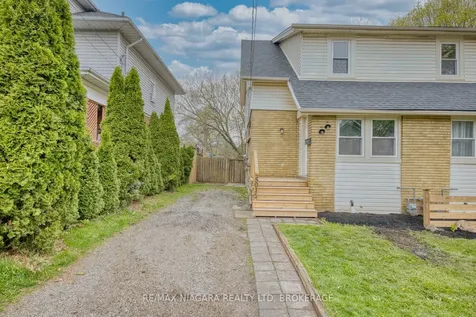 5015 Fifth Avenue Niagara Falls ON L2E 4S6