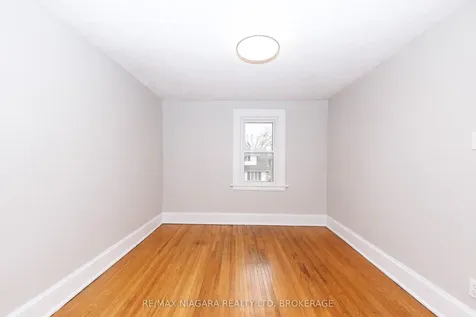 5015 Fifth Avenue Niagara Falls ON L2E 4S6