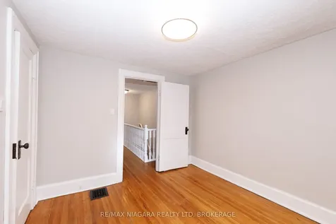 5015 Fifth Avenue Niagara Falls ON L2E 4S6