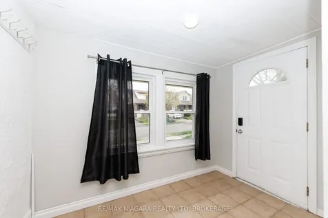 5015 Fifth Avenue Niagara Falls ON L2E 4S6
