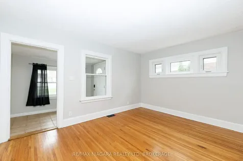 5015 Fifth Avenue Niagara Falls ON L2E 4S6