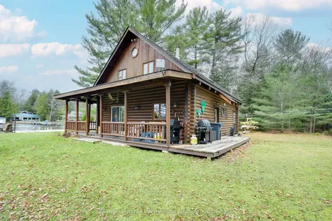 30 Mcvittie Island Bracebridge ON P1L 1W8