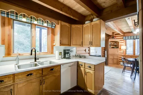30 Mcvittie Island Bracebridge ON P1L 1W8