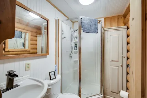30 Mcvittie Island Bracebridge ON P1L 1W8