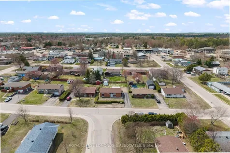 19 Algonquin Street Petawawa ON K8H 2B1
