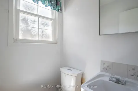 19 Macpherson Avenue Kingston ON K7M 6W4