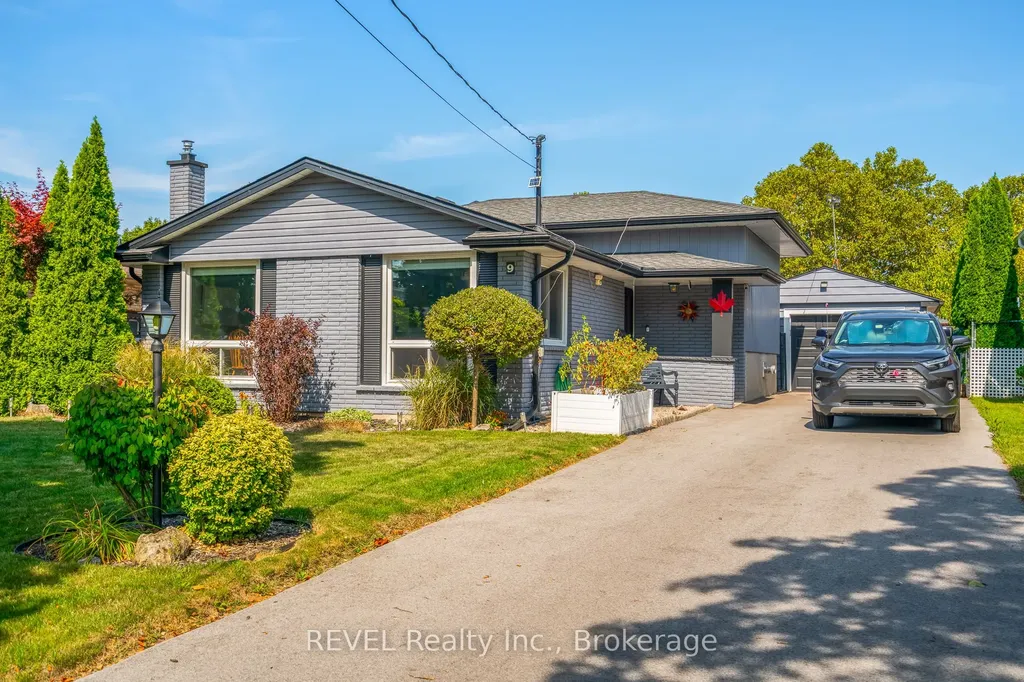9 Fitzroy Lane St. Catharines ON L2M 6N6