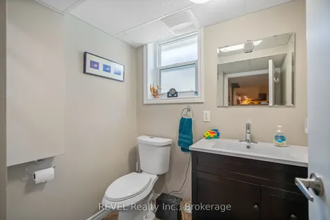 9 Fitzroy Lane St. Catharines ON L2M 6N6