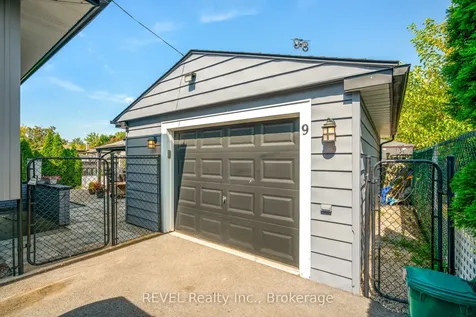 9 Fitzroy Lane St. Catharines ON L2M 6N6