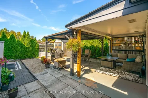 9 Fitzroy Lane St. Catharines ON L2M 6N6