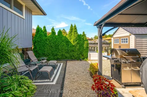9 Fitzroy Lane St. Catharines ON L2M 6N6