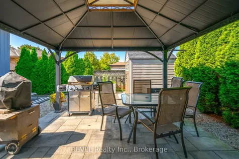 9 Fitzroy Lane St. Catharines ON L2M 6N6