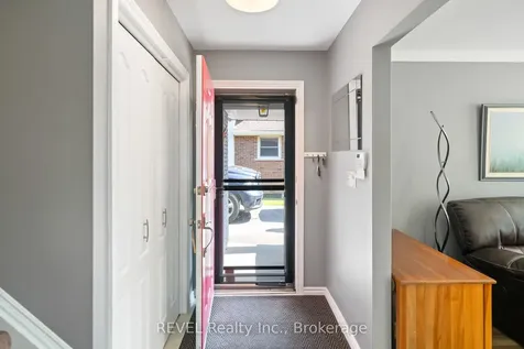 9 Fitzroy Lane St. Catharines ON L2M 6N6