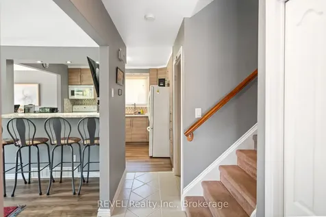 9 Fitzroy Lane St. Catharines ON L2M 6N6