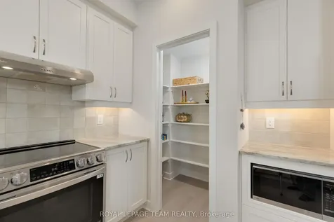 506 Cobra Crescent Kanata ON K2V 0T6
