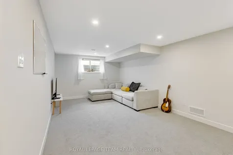 506 Cobra Crescent Kanata ON K2V 0T6