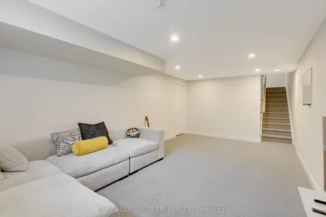 506 Cobra Crescent Kanata ON K2V 0T6