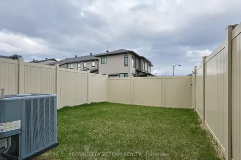 506 Cobra Crescent Kanata ON K2V 0T6