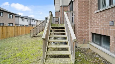 80 Scarletwood Street Hamilton ON L8J 1X5