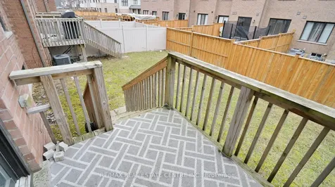 80 Scarletwood Street Hamilton ON L8J 1X5